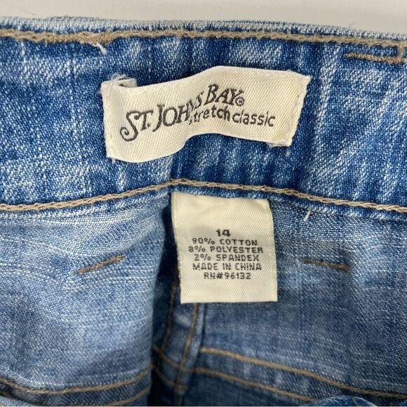 St. John’s Bay Women’s High Rise Classic Jeans size 14 - Picture 3 of 4